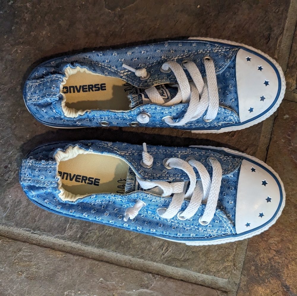 Shoreline blue color Converse lace-up slip-on youth size 13.5 classic low top